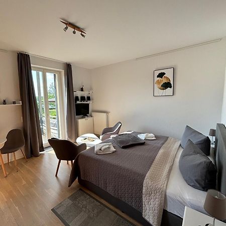 Einraumapartment Im Erdgeschoss Mit Seeblick 赖因斯贝格 外观 照片